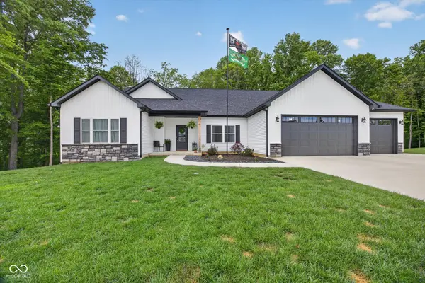 953 S Lantern LN, Ellettsville, IN 47429