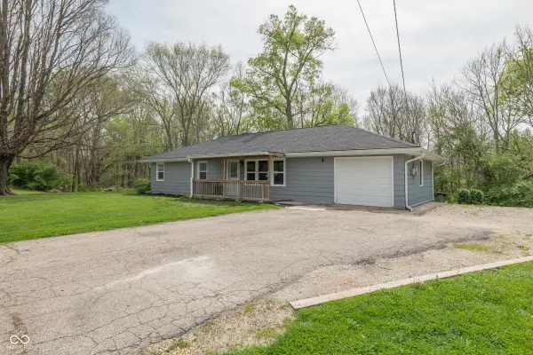 9625 W River Valley RD, Yorktown, IN 47396