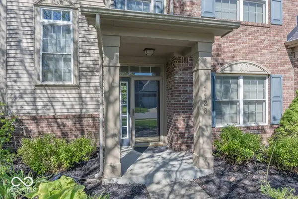 1128 Red Dunes RUN, Avon, IN 46123