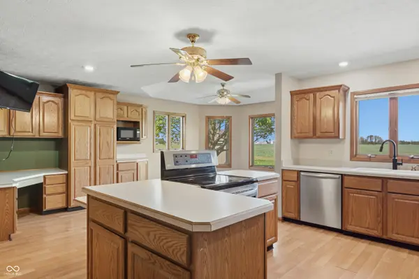 5577 N Beech Tree DR, Greenfield, IN 46140