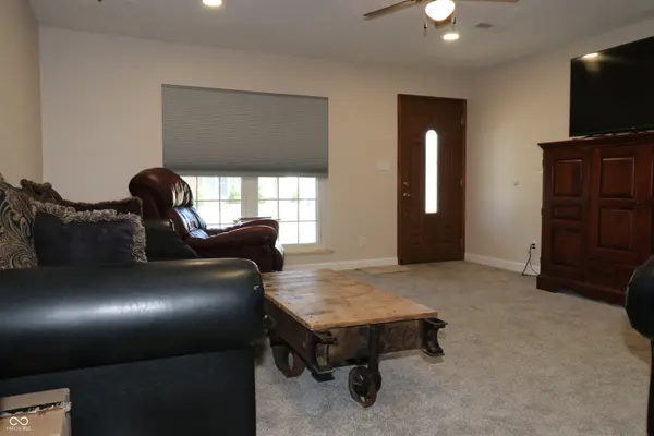 18 Circle LN, Batesville, IN 47006