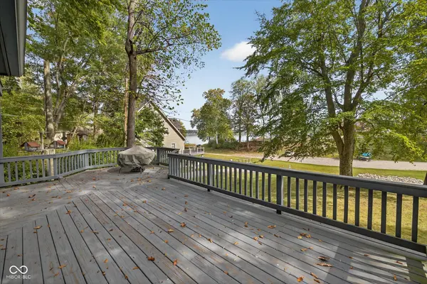 8002 N Lakeview DR, Unionville, IN 47468