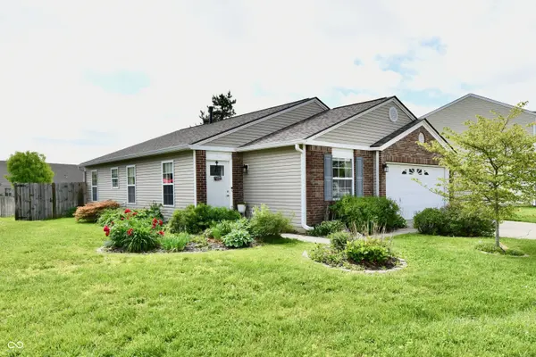 1621 Blue Grass Pkwy, Greenwood, IN 46143