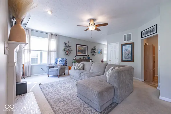 8330 Pine Branch LN #8330, Indianapolis, IN 46234