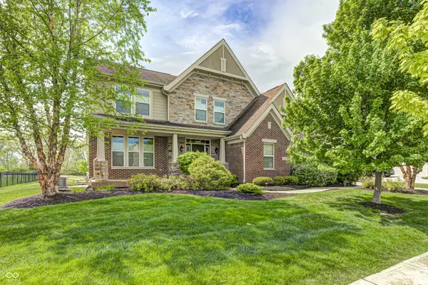 1113 Clearwell DR, Greenwood, IN 46143
