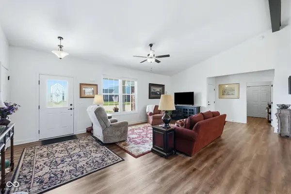 1400 N Tk WAY, Yorktown, IN 47396
