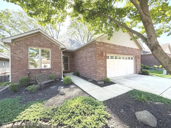498 Glenview DR, Greencastle, IN 46135