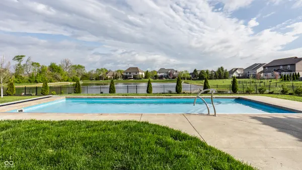5778 Bentbrook DR, Bargersville, IN 46106