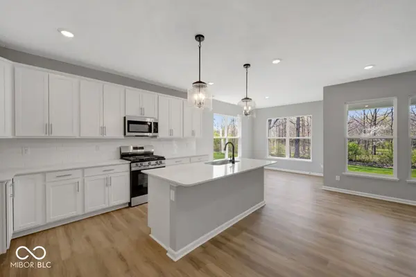 5504 Aspen Wood LN, Indianapolis, IN 46239