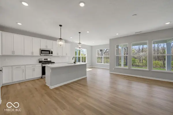 5504 Aspen Wood LN, Indianapolis, IN 46239