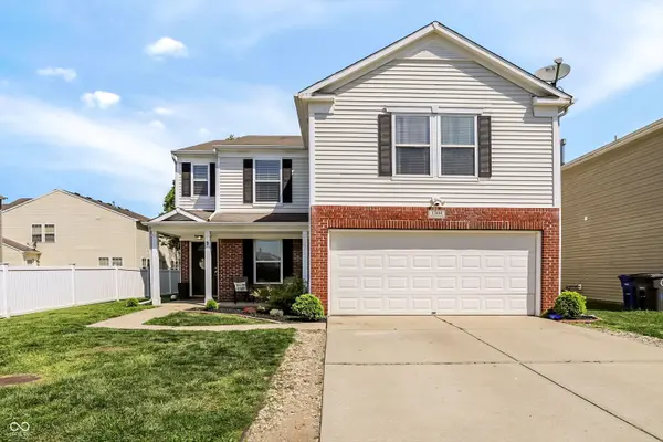 1304 Ellington DR, Shelbyville, IN 46176