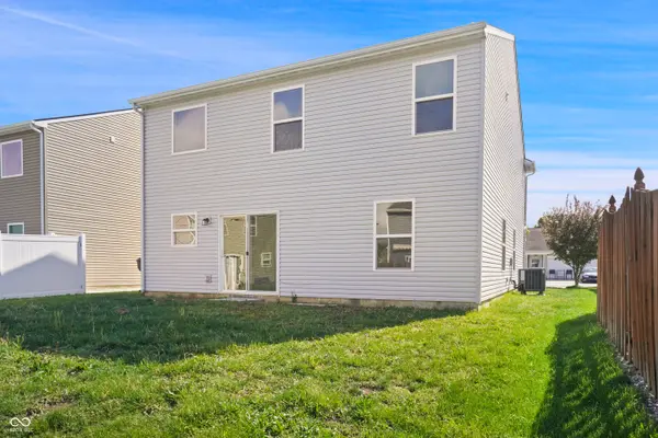 10841 Woods DR, Ingalls, IN 46048