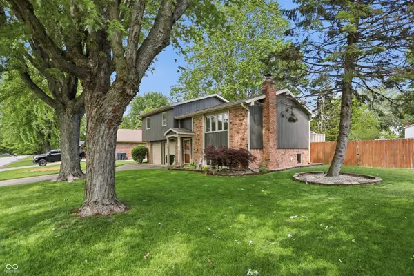 729 Colonial WAY, Greenwood, IN 46142