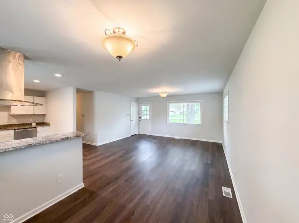 4663 W Runyon Lake DR, Greenwood, IN 46143