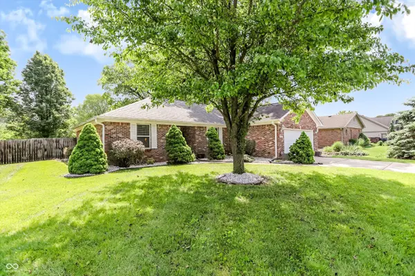 711 N Scott DR, Greenwood, IN 46142