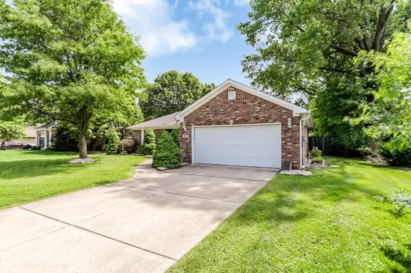 711 N Scott DR, Greenwood, IN 46142