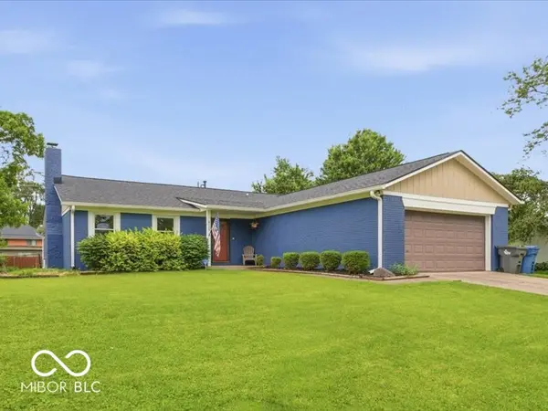 6725 Lakeknoll DR, Indianapolis, IN 46220