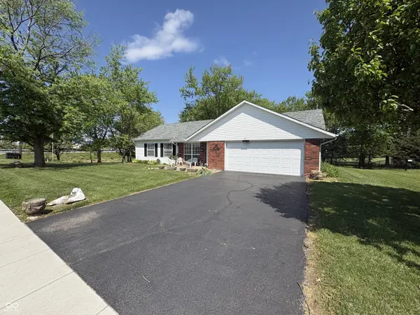 340 Briar Hill DR, Whiteland, IN 46184