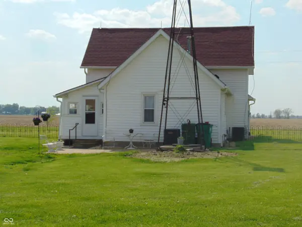 679 S 1050 W, Jamestown, IN 46147