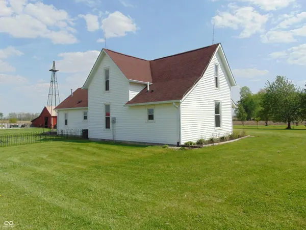 679 S 1050 W, Jamestown, IN 46147