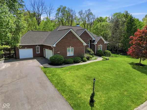 8839 Summer Estate DR, Indianapolis, IN 46256