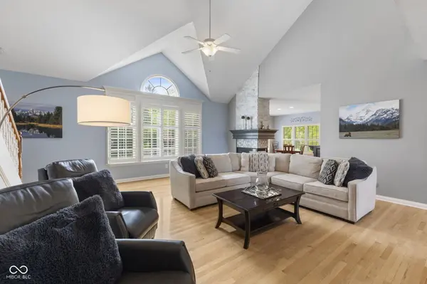 4627 Ridgewood DR, Zionsville, IN 46077