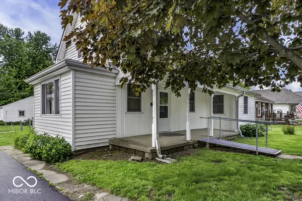 305 St Clair ST, Mooresville, IN 46158
