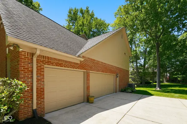 5276 Woodfield DR S, Carmel, IN 46033