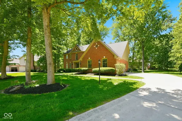 5276 Woodfield DR S, Carmel, IN 46033