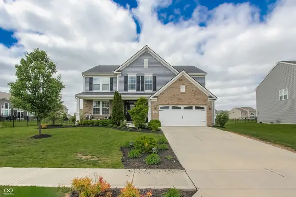 2382 Silver Rose DR, Avon, IN 46123