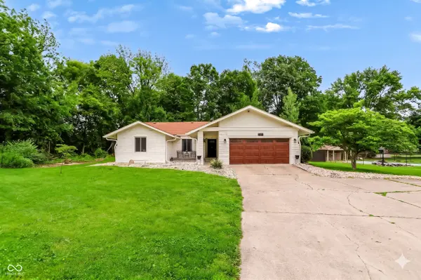 1120 Fox Hill DR, Indianapolis, IN 46228