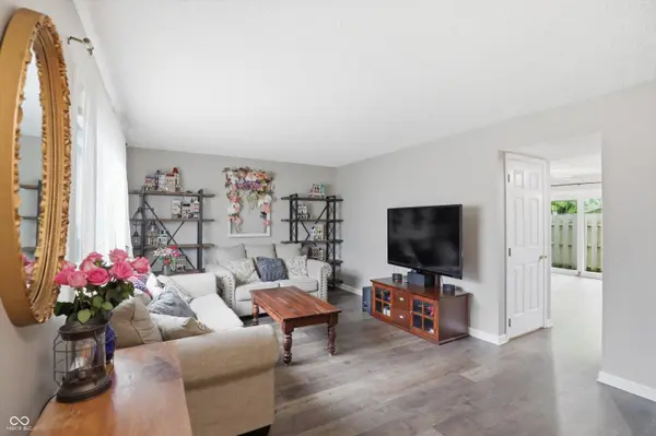 362 Carmelaire CT, Carmel, IN 46032