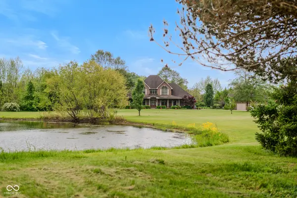 3839 Meadowbrook DR, Seymour, IN 47274