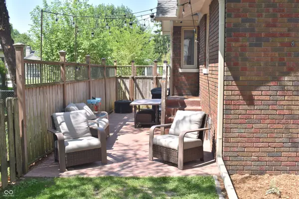 6043 Kingsley DR, Indianapolis, IN 46220