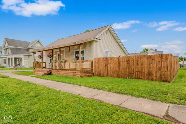 906 Sycamore ST, Columbus, IN 47201