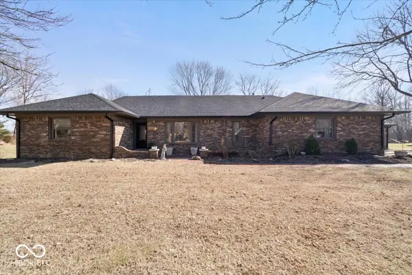 6585 Crown DR, Brownsburg, IN 46112