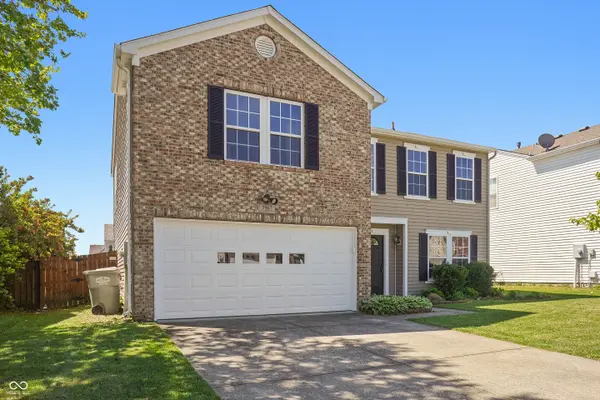 2967 Hearthside DR, Greenwood, IN 46143