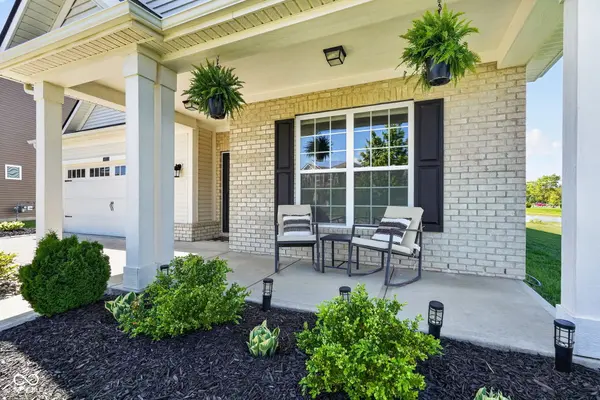6551 Homestead DR, Whitestown, IN 46075