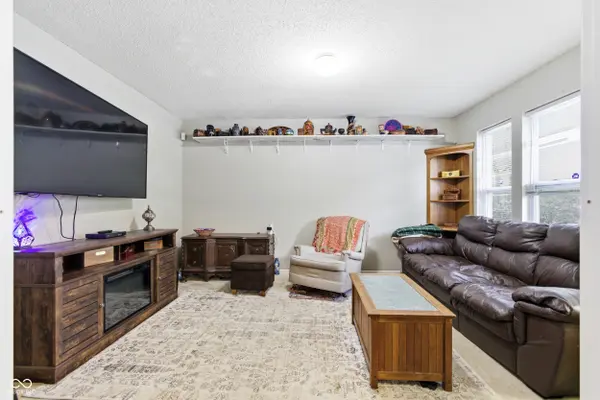 5928 Magnificent LN, Indianapolis, IN 46234