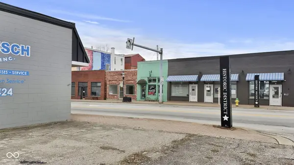 71 W McClain AVE, Scottsburg, IN 47170