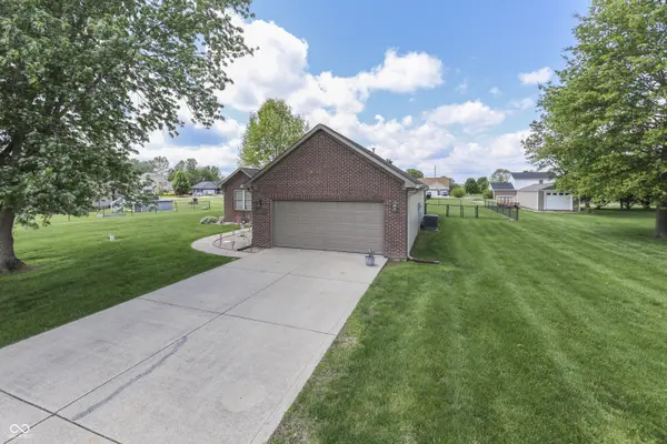 3464 Nicholas CT, Martinsville, IN 46151