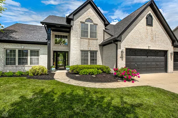 1114 Rockwell DR, Greenwood, IN 46143