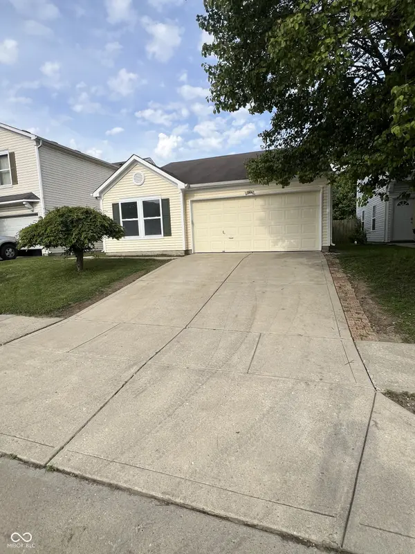 1178 Freemont LN, Greenwood, IN 46143