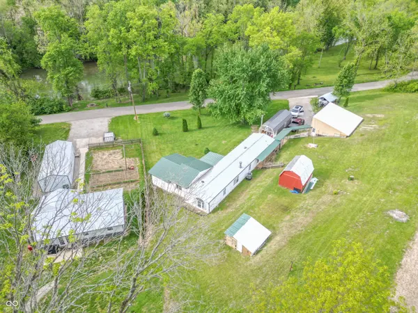 914 W 900 S, Flat Rock, IN 47234