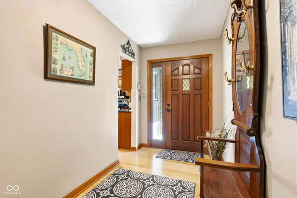 6642 W Sweet Creek DR, New Palestine, IN 46163