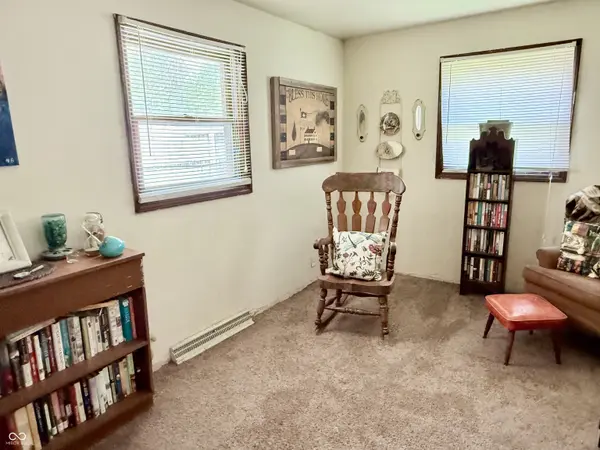 335 N Parker AVE, Albany, IN 47320