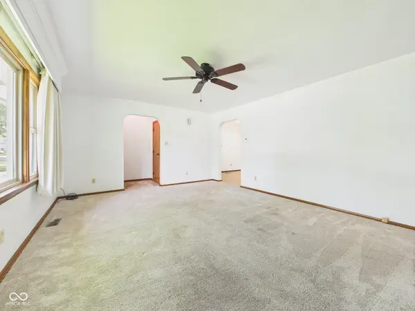 8304 S Sorgham ST, Daleville, IN 47334