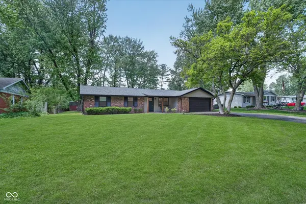 646 Karen DR, Zionsville, IN 46077