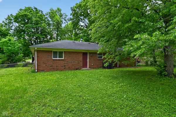 5511 Laurel Hall DR, Indianapolis, IN 46226