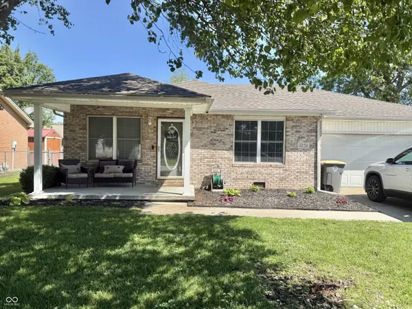 1251 Pin Oak CIR, Seymour, IN 47274